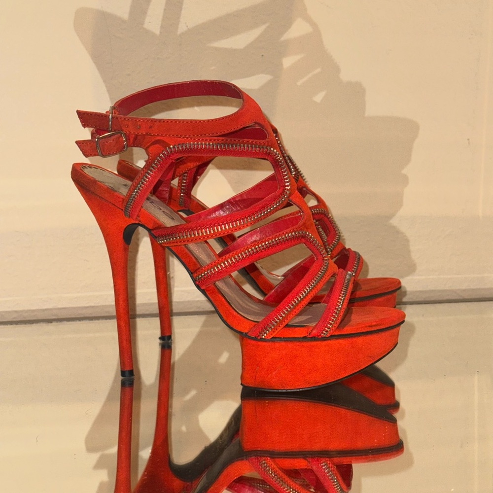 SUPER SEXY BEBE size 9 Rich Orange heels